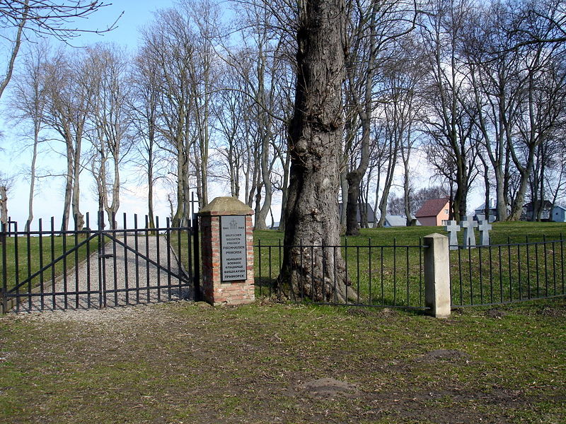 Файл:Ru primorsk fischhausen war cementary 08.jpg