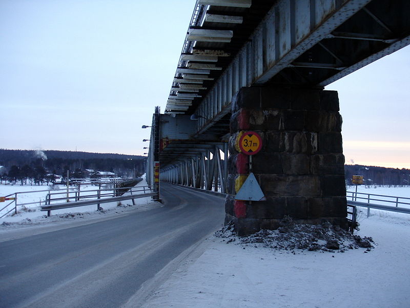 Файл:Fi rovaniemi bridge zd auto 09.jpg