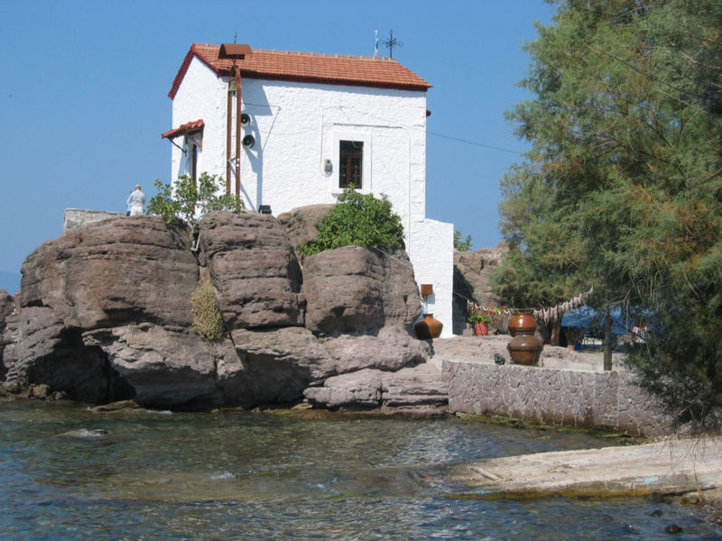Файл:GR Lesvos Skala Sikaminia Church 03.jpg