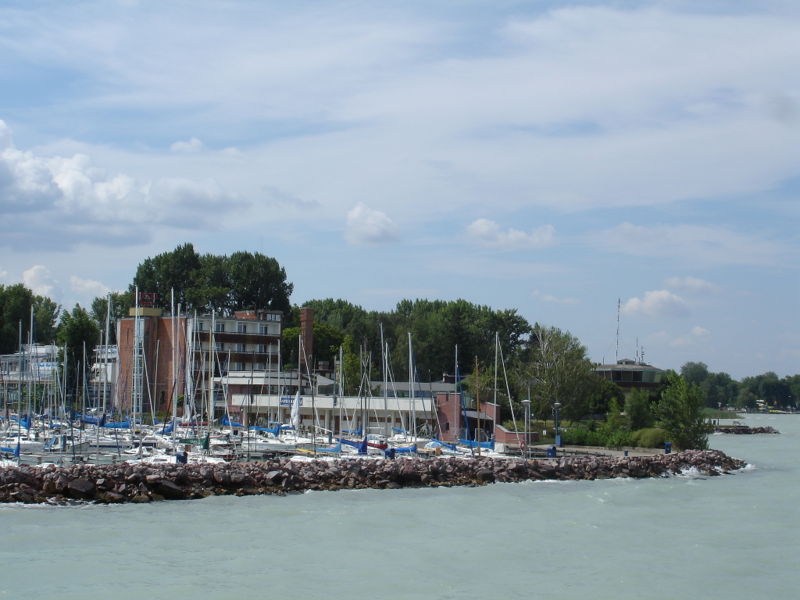 Файл:Hu siofok harbour balaton 07.JPG