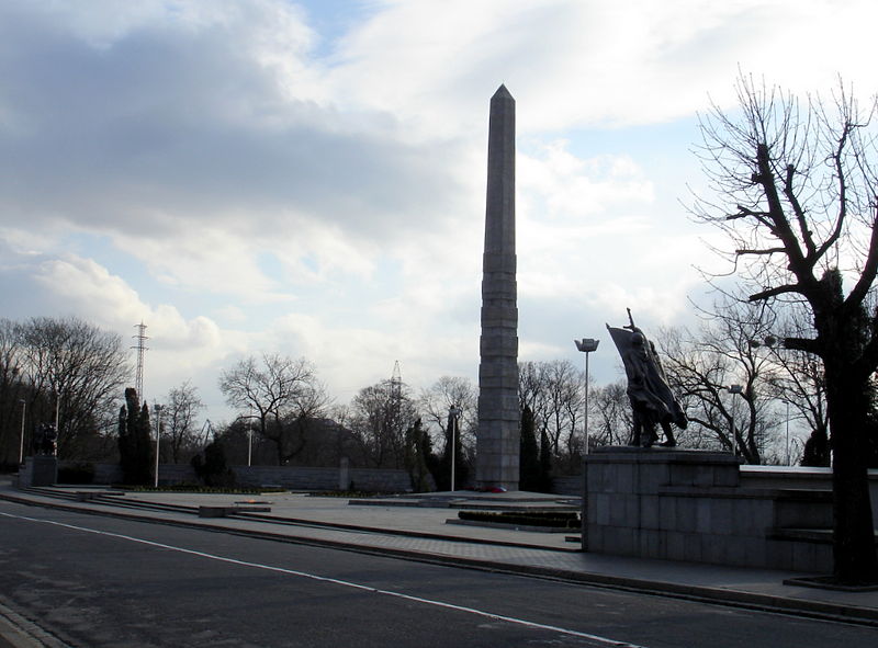 Файл:Ru kaliningrad 1200 gvardejcam monument 08.jpg
