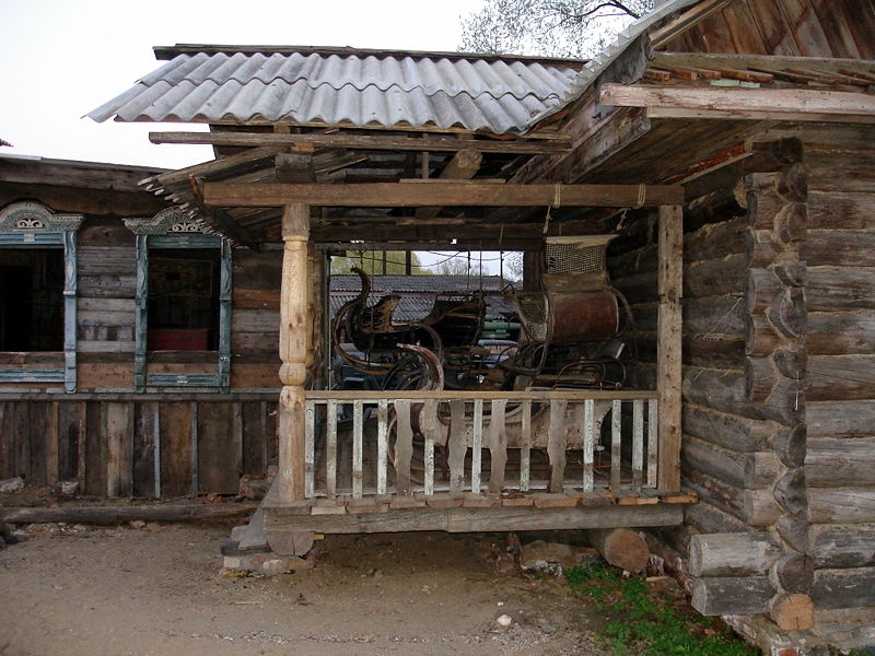 Файл:Ru myshkin museum narodny sani 08.jpg