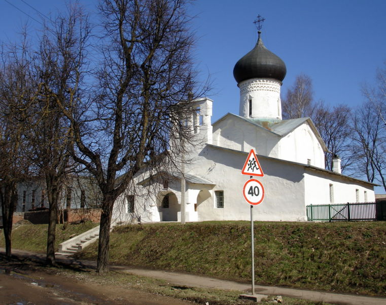 Файл:Ru pskov church ioakima i anny 07.JPG