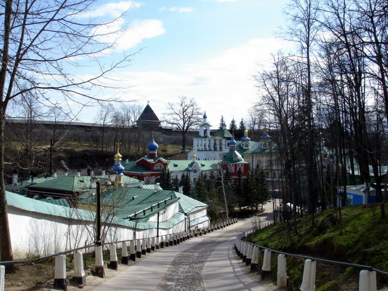 Файл:Ru peshory pskovo pechersky monastery vnutri 1 07.JPG