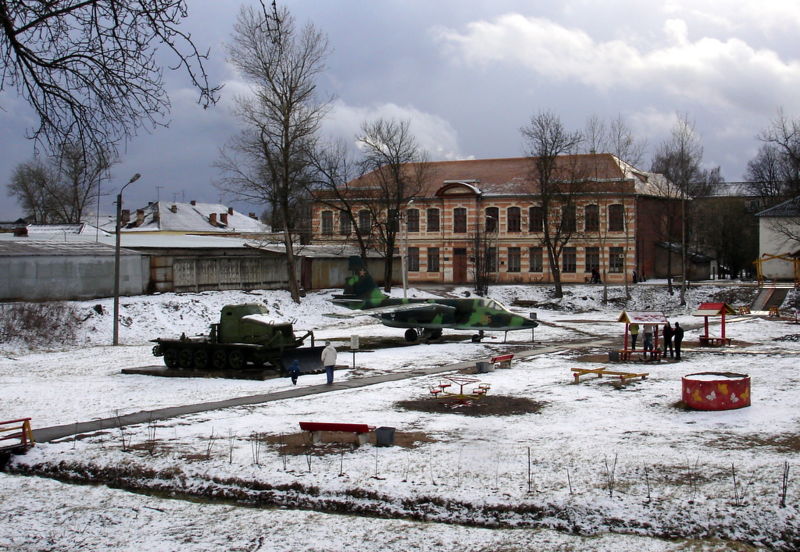 Файл:Ru pskovregion ostrov childrns park 07.JPG