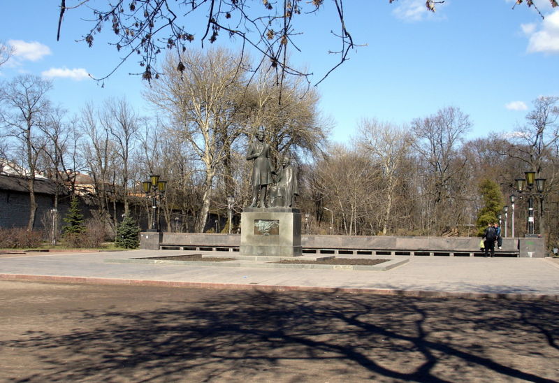 Файл:Ru pskov puskin njanja monument 07.JPG