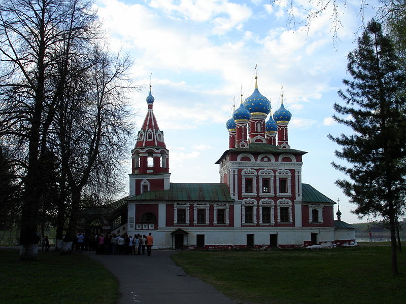Файл:Ru uglich kreml churche dmitrija na krovi 08.jpg