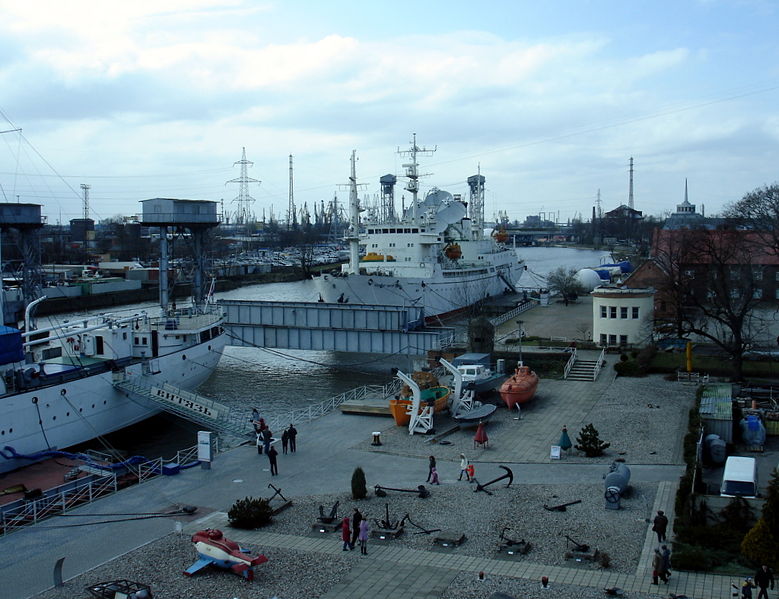 Файл:Ru kaliningrad ocean museum pacaev view 08.jpg