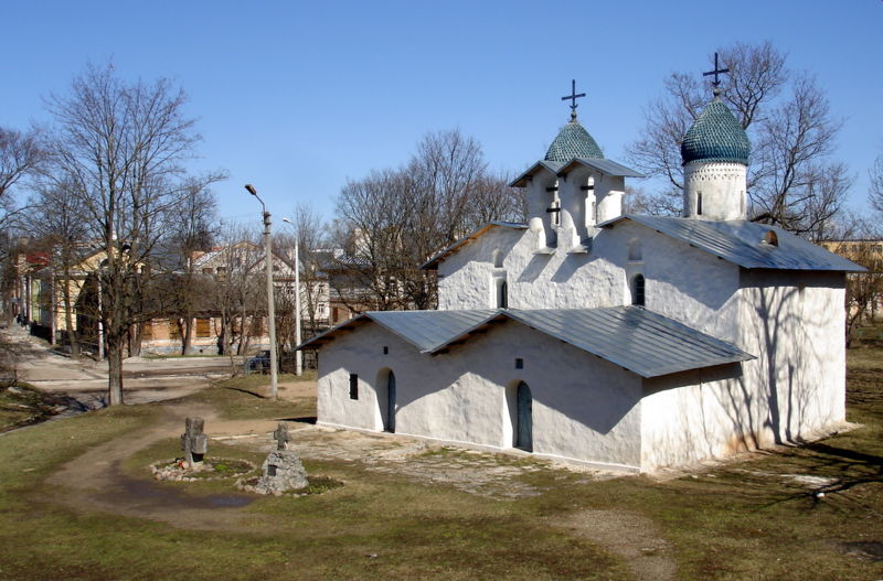 Файл:Ru pskov church pokrova ot proloma 07.JPG