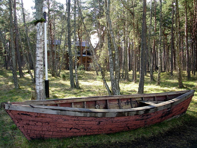Файл:Ru kaliningrad region kursskaja kosa museum boat rybaka 08.jpg
