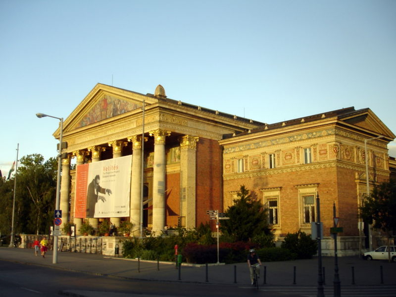 Файл:Hu budapest the museum of the modern art 07.JPG
