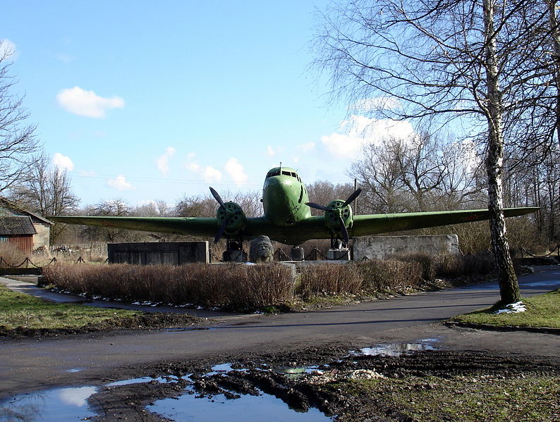 Файл:Ru kaliningrad region hrabrovo il monument 08.jpg