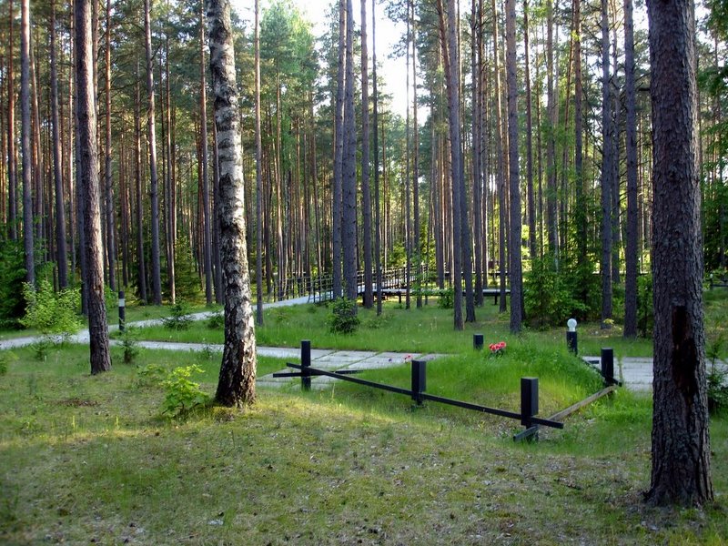 Файл:Ru katyn mogila rus 06.jpg