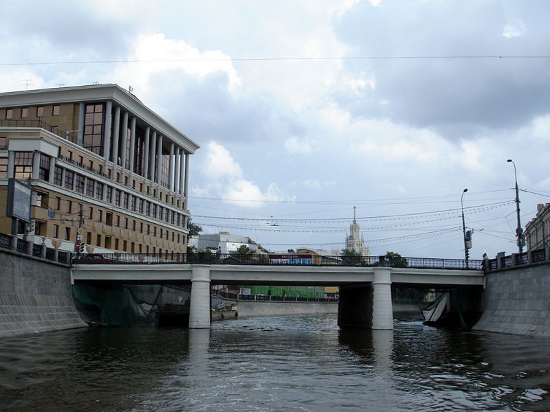 Файл:Ru moscow river vod kanal bridge 4ugunny 08.jpg