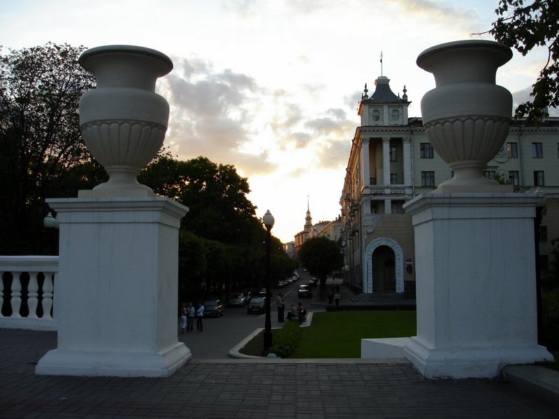 Файл:By minsk kommunistizeskaya street 1 06 320.jpg