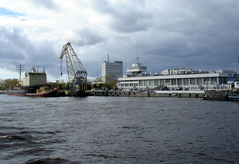 Файл:Ru arkhangelsk nab s dvina river sea port 08.JPG