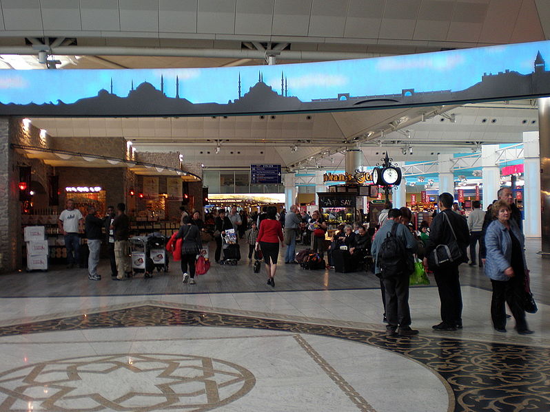 Файл:Tr istambul ataturk airport interier 1 09.jpg