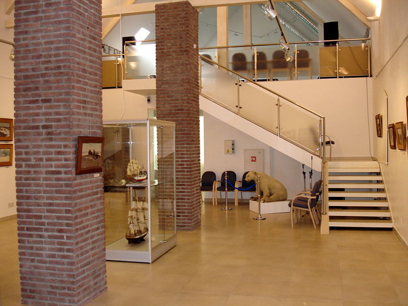 Файл:Ru kaliningrad ocean museum pakhaus zal 08.jpg