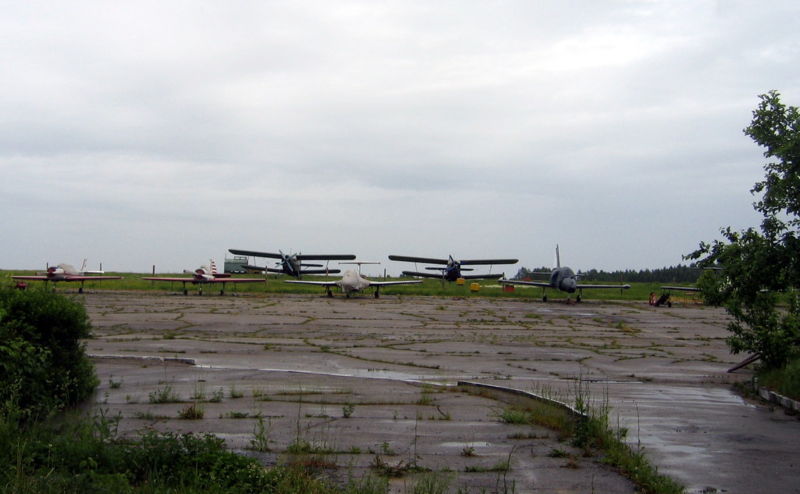 Файл:Ru kaluga airport grabtsevo airplane 07.jpg