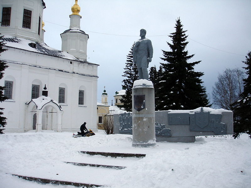 Файл:Ru v ustug 1971 semen deznev monument 07.jpg