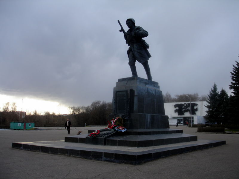 Файл:Ru velluki matrosov monument museum 07.JPG