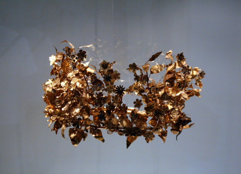 Файл:GR Athens Museum Gold Garland 2007.jpg