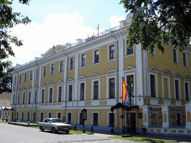 Файл:Ru yaroslavl museum gubernatorsky dom i sad 08.jpg