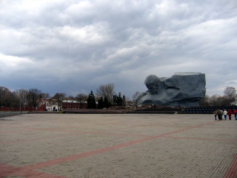 Файл:By brest fortress sculpture1 06.JPG