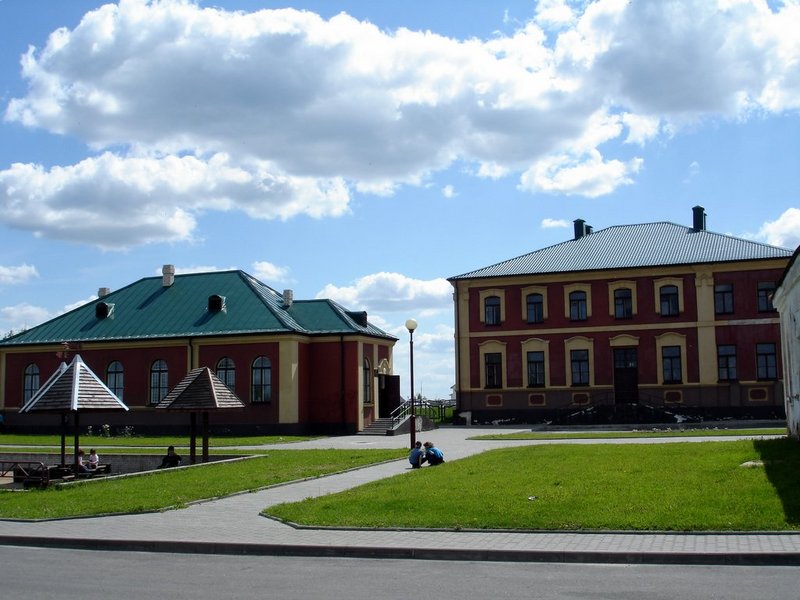 Файл:By mir sinagog ieschiva 06.jpg