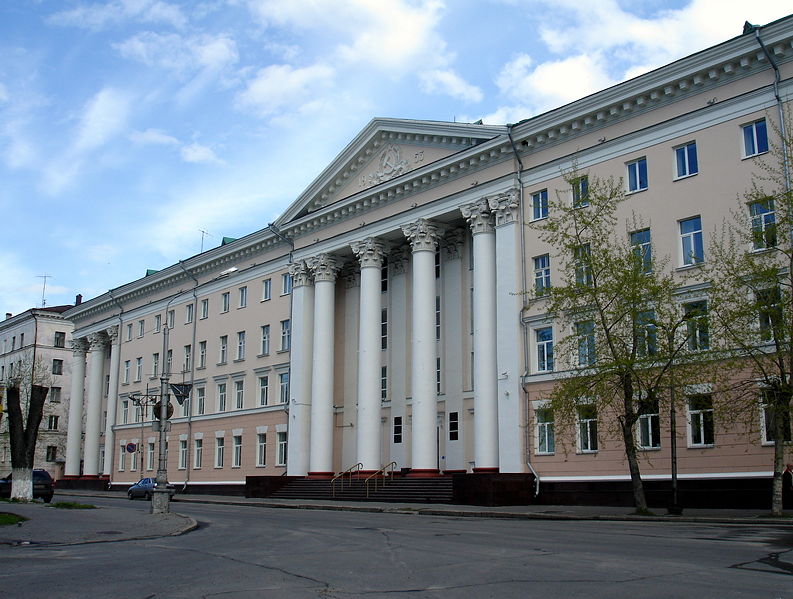 Файл:Ru arkhangelsk adm home karla libknehta 2 08.JPG