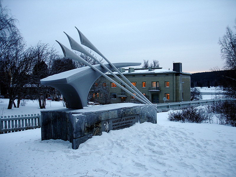 Файл:Fi rovaniemi monument vosstanoviteljam 09.jpg