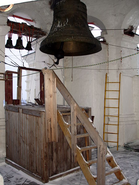 Файл:Ru zvenigorod monastery kolokola zvonnica 09.jpg