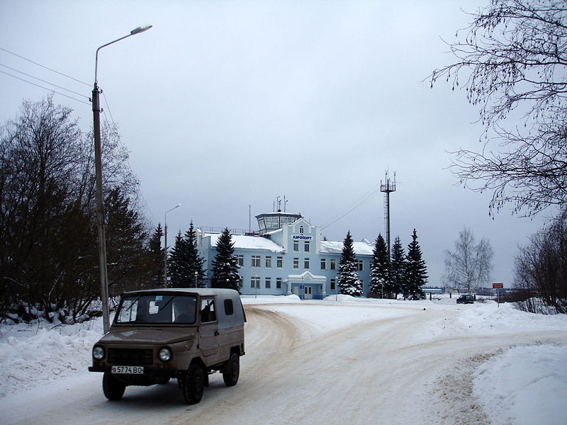 Файл:Ru v ustug airport 07.jpg
