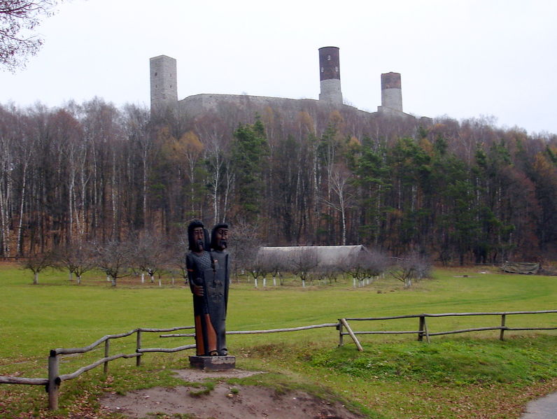 Файл:Pl checiny zamok sculpture 09.jpg
