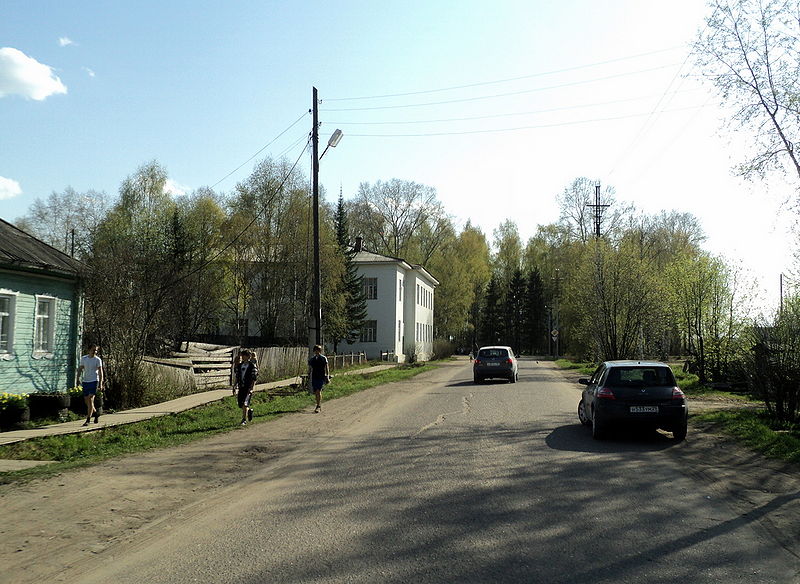 Файл:Ru yarensk trudov str 12.JPG