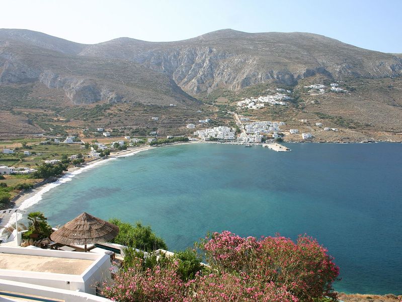 Файл:View of Aegiali bay, Amorgos, Greece.jpg