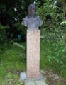 By nesviz park bust tomash makovsky 09.jpg
