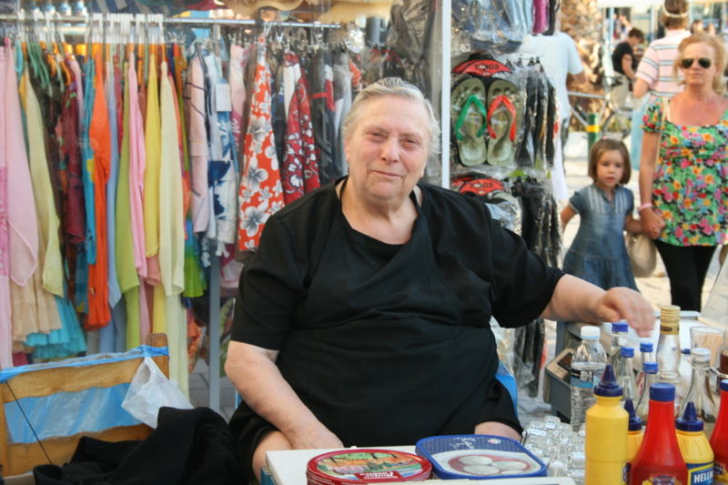 Файл:GR Naxos Poppi Grill Grandmother 2007.jpg