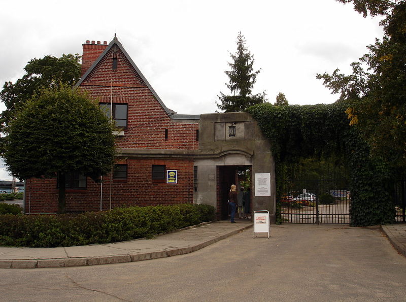 Файл:Pl zelazova vola tor garten 09.jpg