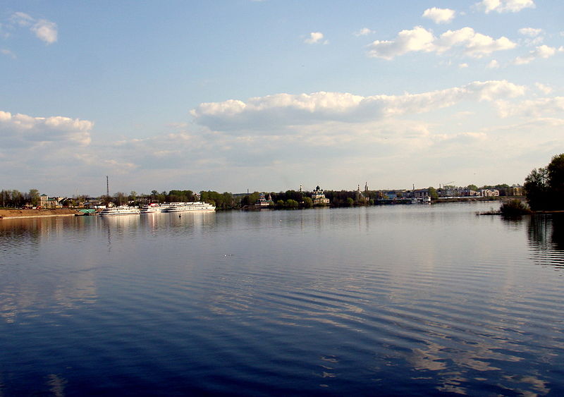 Файл:Ru uglich panorama 08.jpg