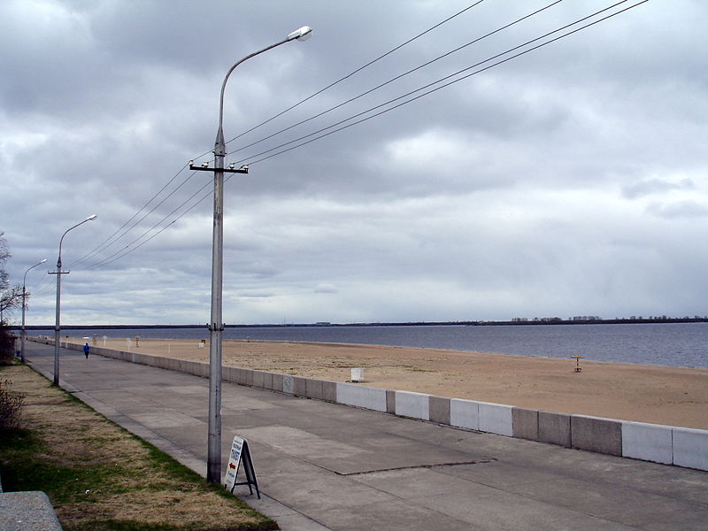 Файл:Ru arkhangelsk nab s dviny beach 08.JPG