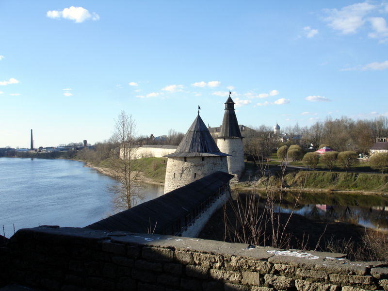 Файл:Ru pskov turn vysokaja pskova velikaja rivers 07.JPG