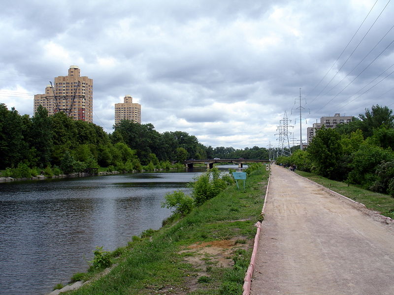 Файл:Ru moscow kim shodnja deriv canal vosto4ny bridge 08.jpg