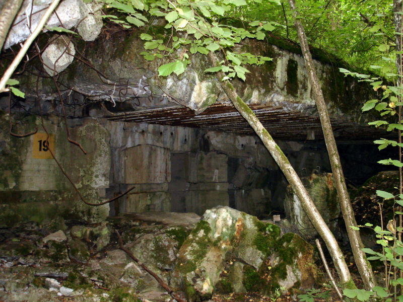 Файл:Pl wolfsschanze bunker keitelja 09.jpg