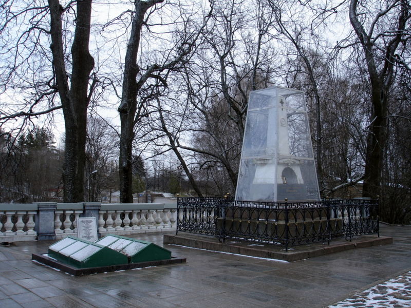 Файл:Ru pusgory svgorsky monasteri puskin mogila 07.JPG