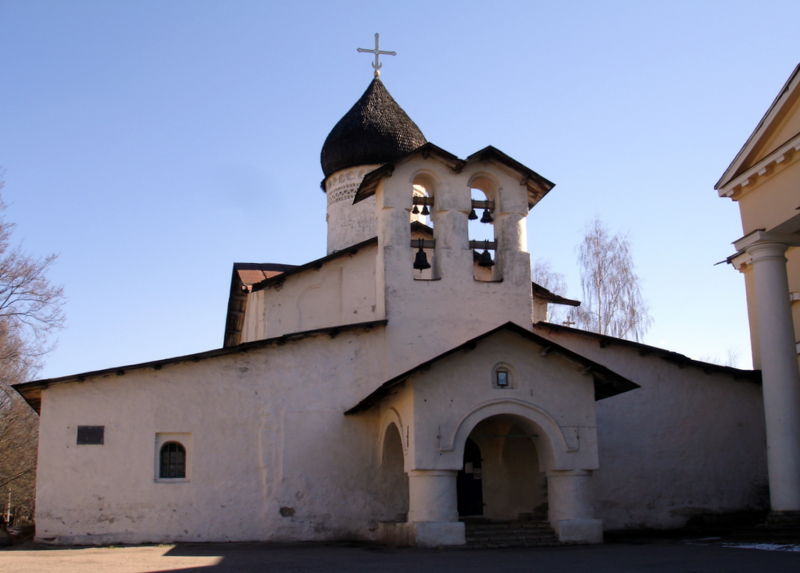 Файл:Ru pskov church starovoznesenskaja 07.JPG