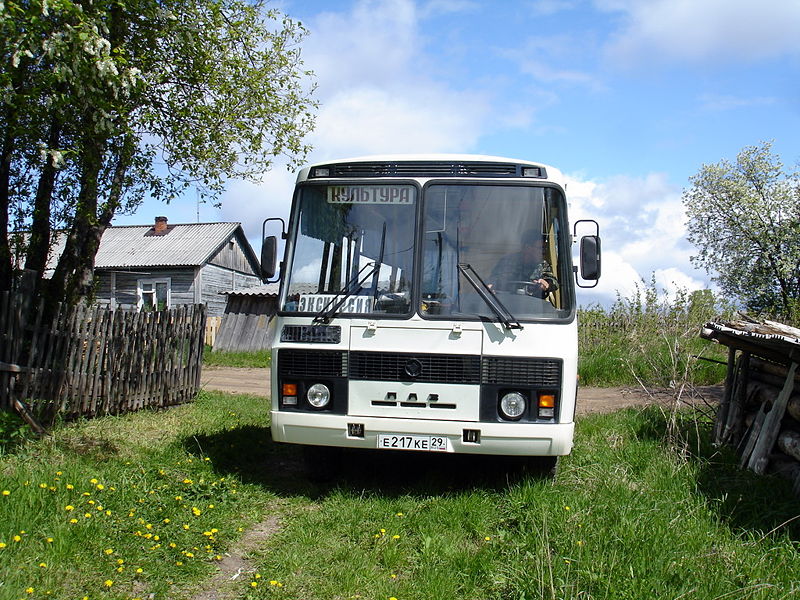 Файл:Ru krasnoborsk bus unesco 08.JPG