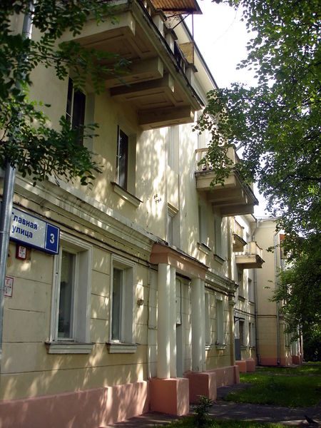 Файл:Ru vosto4ny glavn dom 3 10.JPG