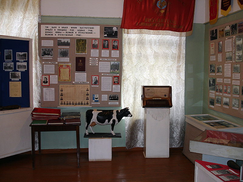 Файл:Ru krasnoborsk museum sov vlast hall 08.JPG