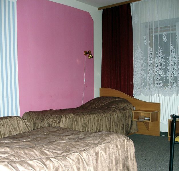 Файл:Pl ketrzyn hotel koch 3 room 09.jpg